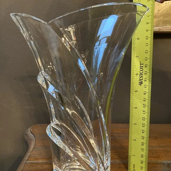 Large Lead Crystal Vase - Picture 8 of 9